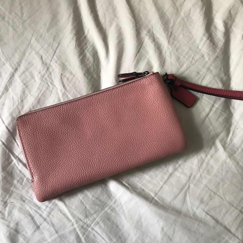 Coach wristlet - Picture 2 of 5